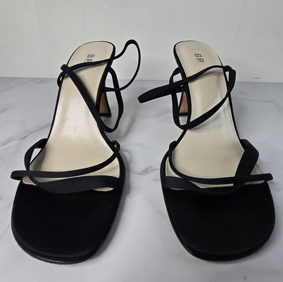 Black Vintage BP kitten heels - Picture 2 of 7